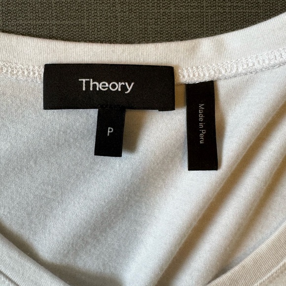 NWOT Theory Basic Roundneck Pima Cotton Blend T-Shirt - Size S/P - White - Picture 3 of 4